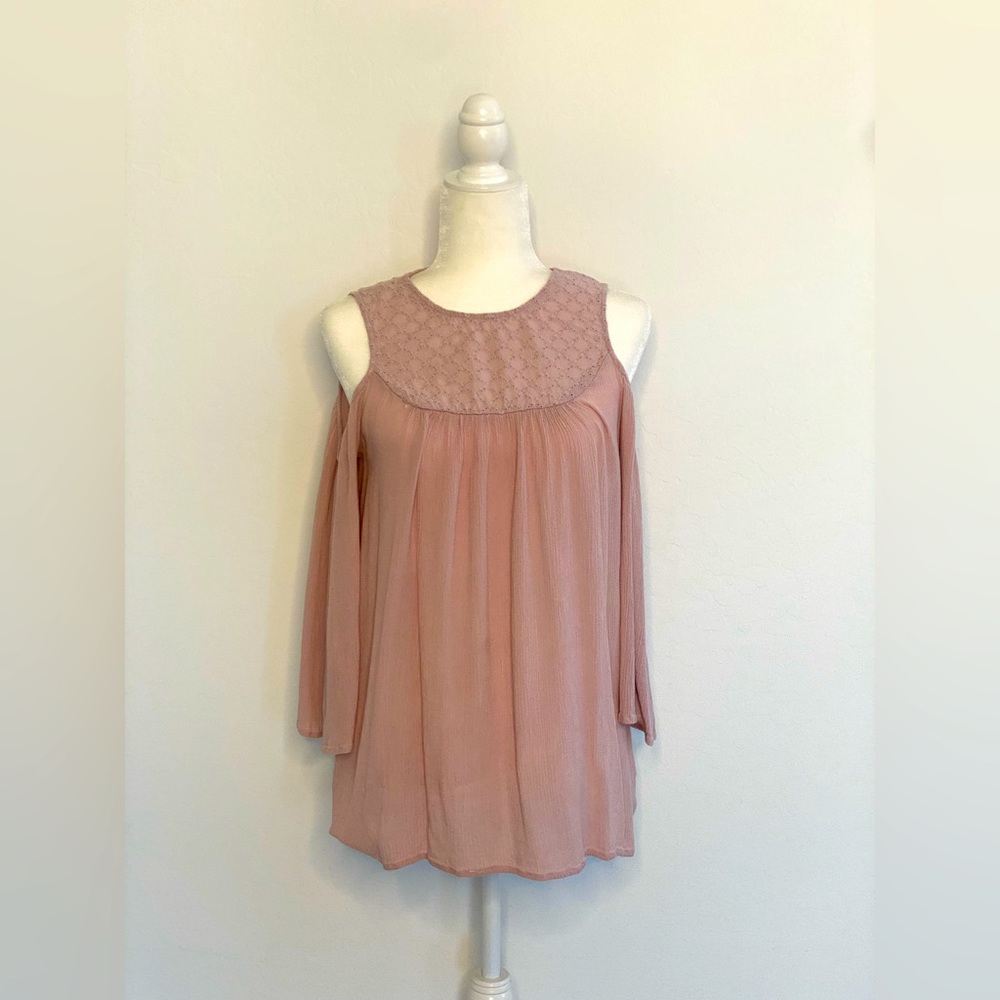 Knox Rose Size S/M Open Cut Out Shoulder Blouse Dusty Rose Pink